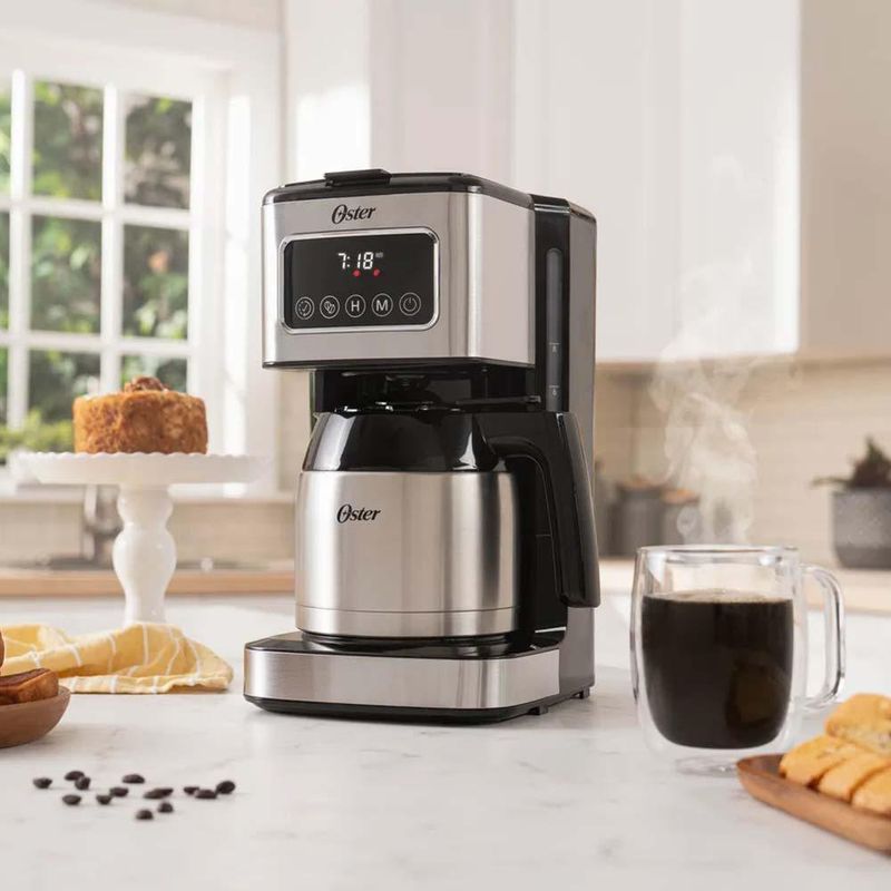 Cafetera Termal con Pantalla Tactil 8 Tazas - Oster