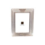 Marco Decorativo Rectangular Metálico con Diseño de Líneas