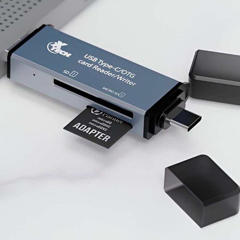 Lector de Memorias con Salidas USB-C y USB-A