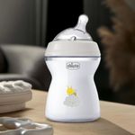 Biberón Chicco NaturalFeeling con Diseño de Abejita 250 Ml
