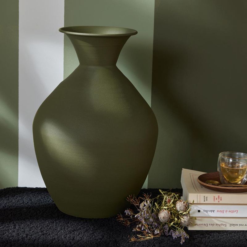Florero Decorativo de Metal Color Olive