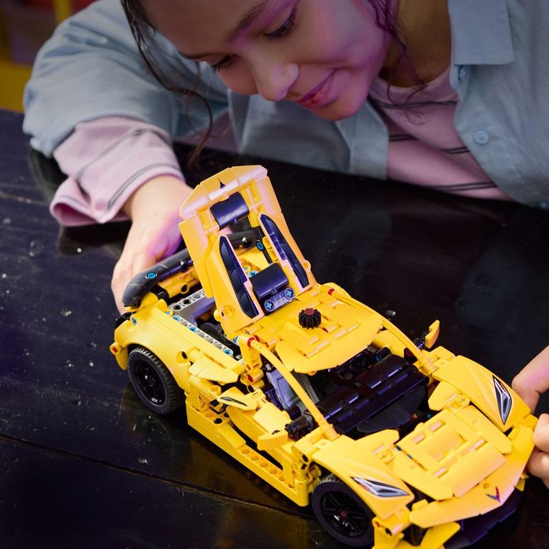 LEGO Technic Chevrolet Corvette Stingray