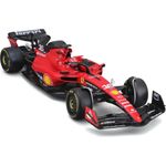 Réplica a Escala 1:24 del Ferrari SF-23 de Charles Leclerc con Casco