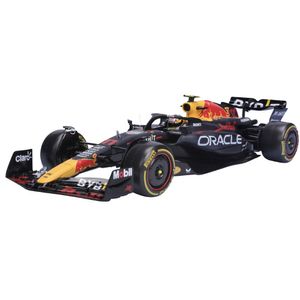 Réplica a Escala 1:24 del Red Bull Racing RB19 de Sergio Pérez con Casco