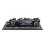 Réplica a Escala 1:24 del Mercedes-AMG W14 de Lewis Hamilton con Casco