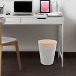 Papelero-Woodrow-Gris-Claro-Y-Madera-Natural---Umbra