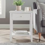 Mesa de Noche Blanca con Cajón y Repisa
