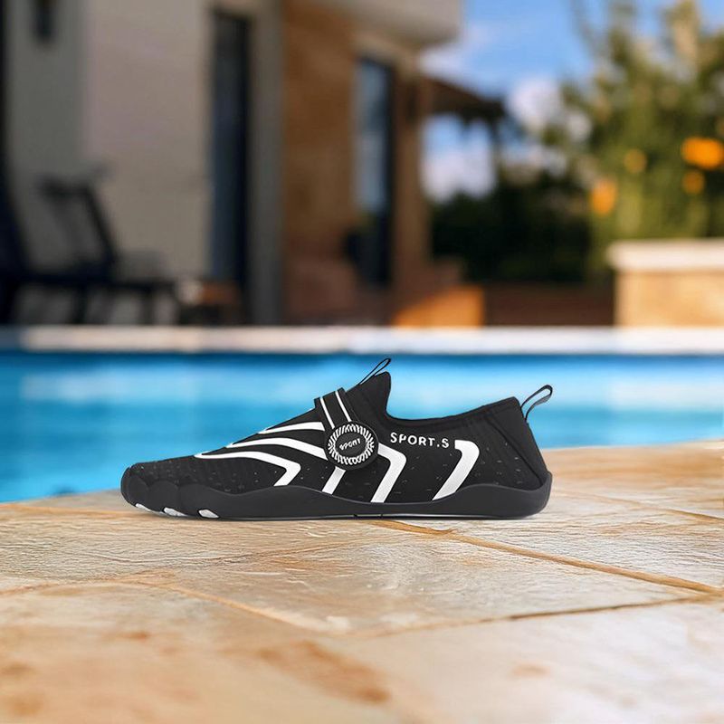 Zapatos-para-Piscina-Negro-Blanco