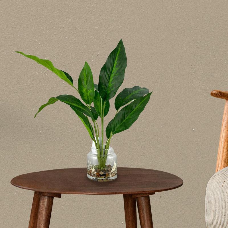 Planta Verde Decorativa con Pote