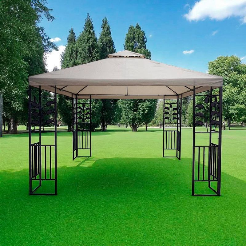 Toldo de Acero Beige con Columnas Decorativas de Hojas
