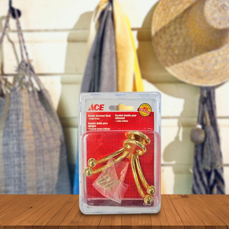 Gancho Doble para Colgar Ropa Brillante de 35 Lb