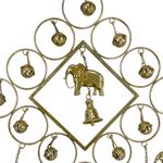 Placa Decorativa Metálica con Elefantes y Cascabeles Dorado