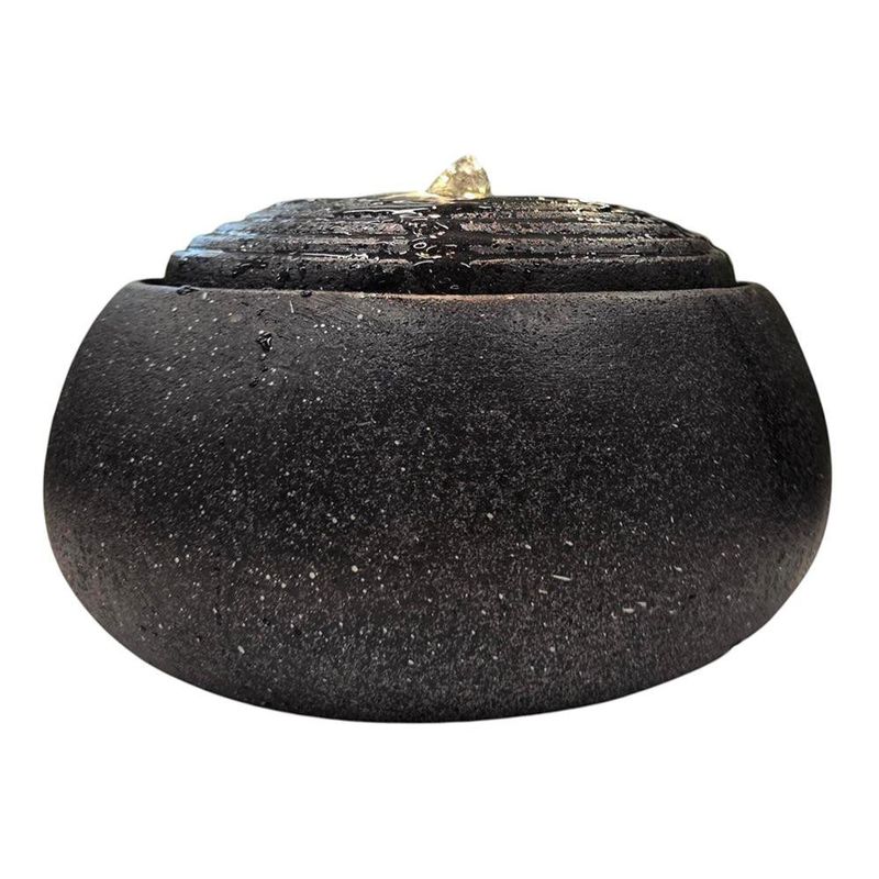 Fuente decorativa Serenidad con luz, diseño redondeado y acabado color negro de 22 x 22 x 12 cm.
