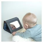Libro Tummy Time Peekaboo - Petit Collage