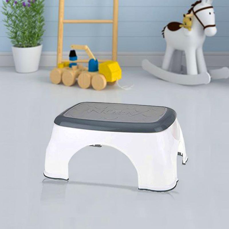 Banco Básico Plástico Blanco Con Gris - Nuby