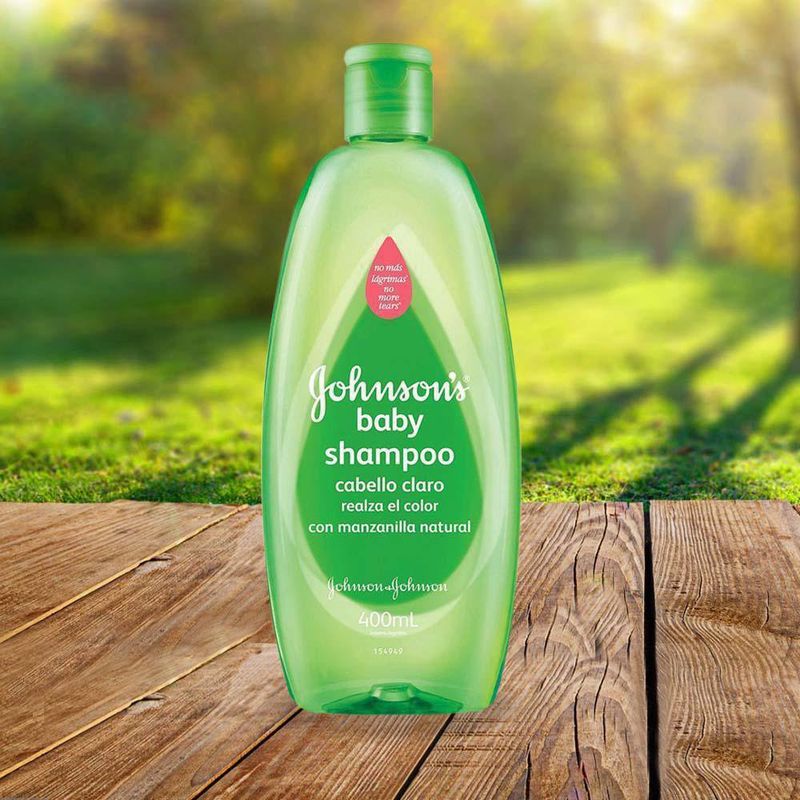 JOHNSON'S® Shampoo para cabello claro