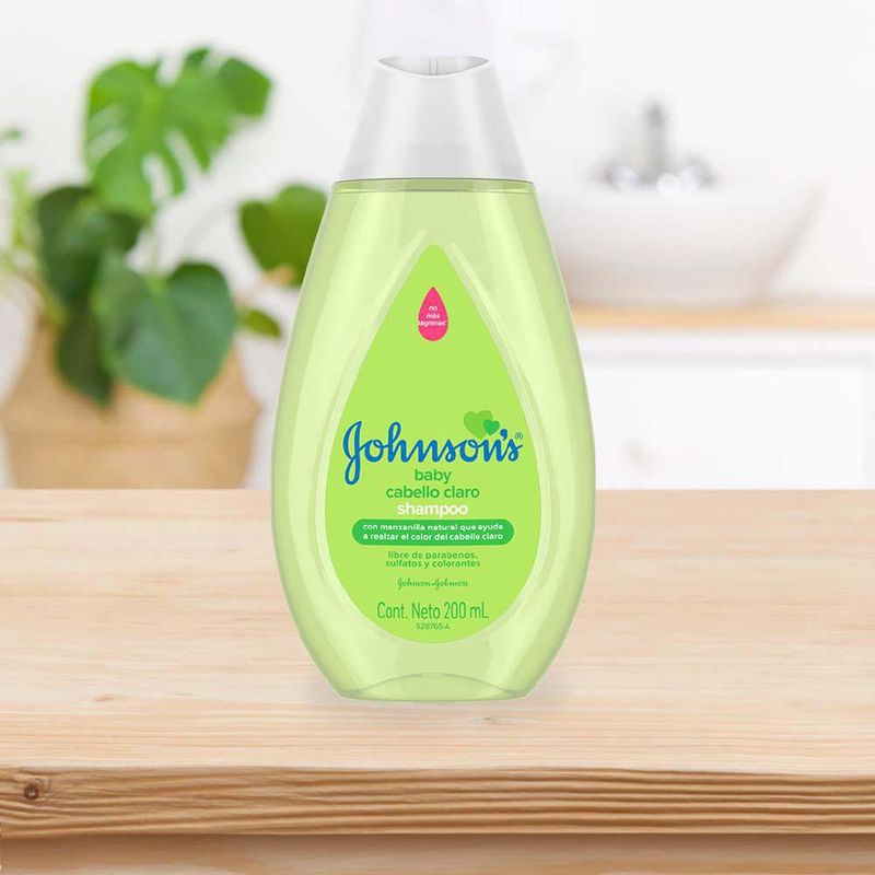 JOHNSON'S® Shampoo para cabello claro