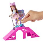 Set-de-muñeca-Chelsea-Skipper-Barbie-con-pista-de-patinaje