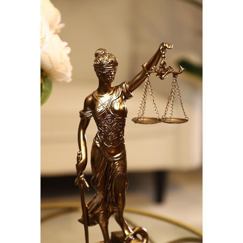 Dama De La Justicia Color Bronce 13x12x42 Cm - Concepts