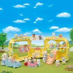 Set de Juego Bus Guardería Diversión Arcoíris - Sylvanian Families