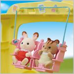 Set de Juego Bus Guardería Diversión Arcoíris - Sylvanian Families
