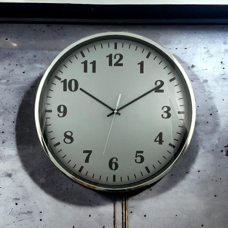 Reloj De Pared Blanco y Negro 40.6x4.5x40 Cm - Concepts