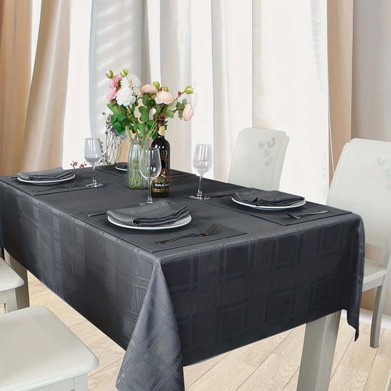 Mantel con Relieve Negro de 180X240 Cm - Viva