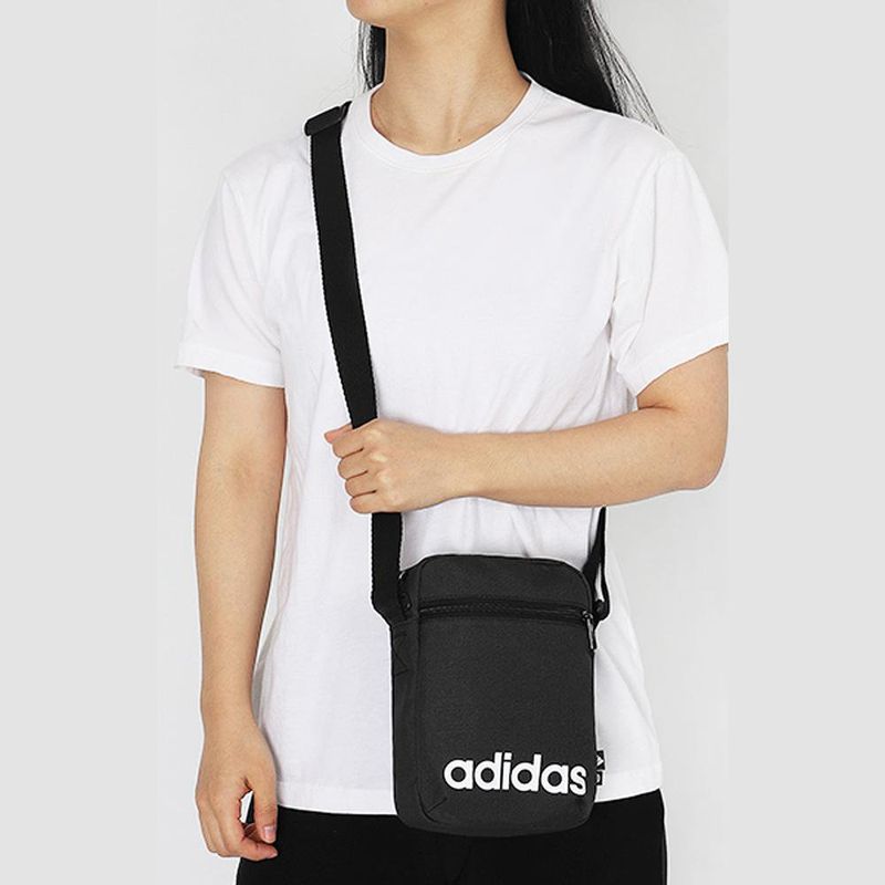 Bolso Negro con Blanco Original HT4738 - Adidas