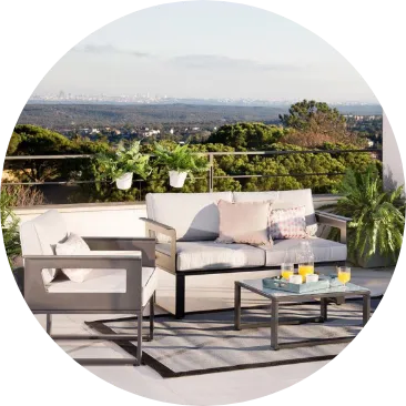 Descubre todos los sets de muebles para exterior de la marca Naterial.