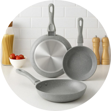 Productos de cocina disponibles en Cemaco, sartenes y utensilios esenciales para cocinar todos los días.