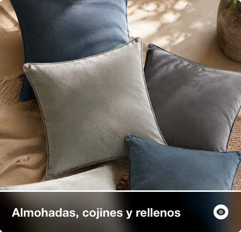 Almohadas, cojines y rellenos para complementar la cama y brindar comodidad al dormitorio.
