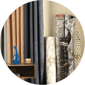 Cortinas y alfombras en tonos neutros para cualquier habitación.